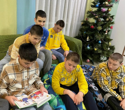 Читаем сказки о зиме