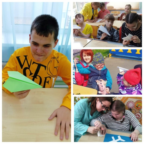 День бумажных самолетиков