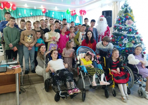 Новогоднее поздравление от старых друзей