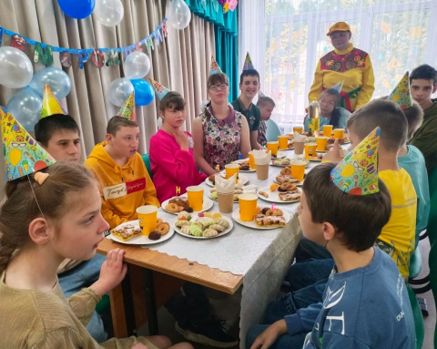 Поздравили именинников