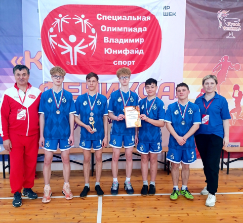 Серебряные призеры по баскетболу