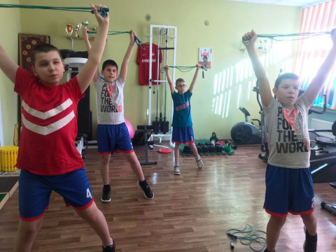 Учимся прыгать на скакалке