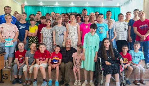 В гостях выпускники интерната